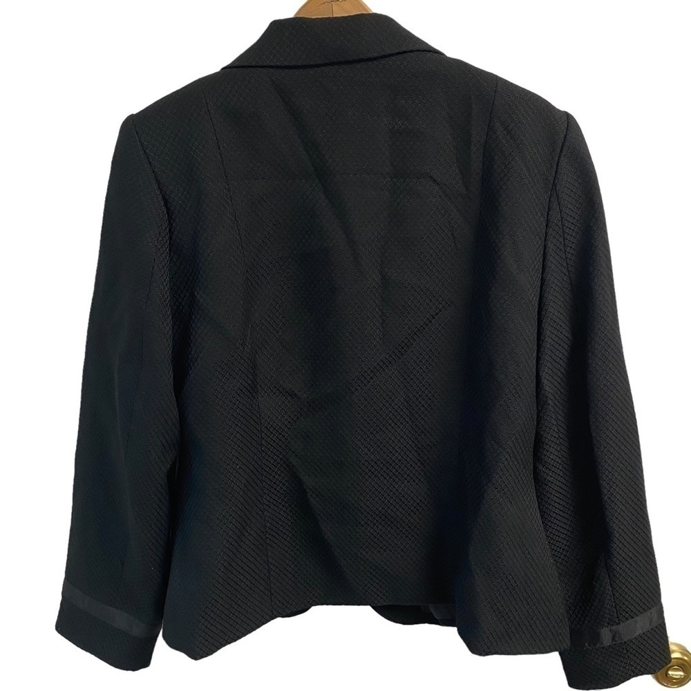 AINSLEY and Aiden black 2 piece skirt set size 16. - Picture 8 of 15